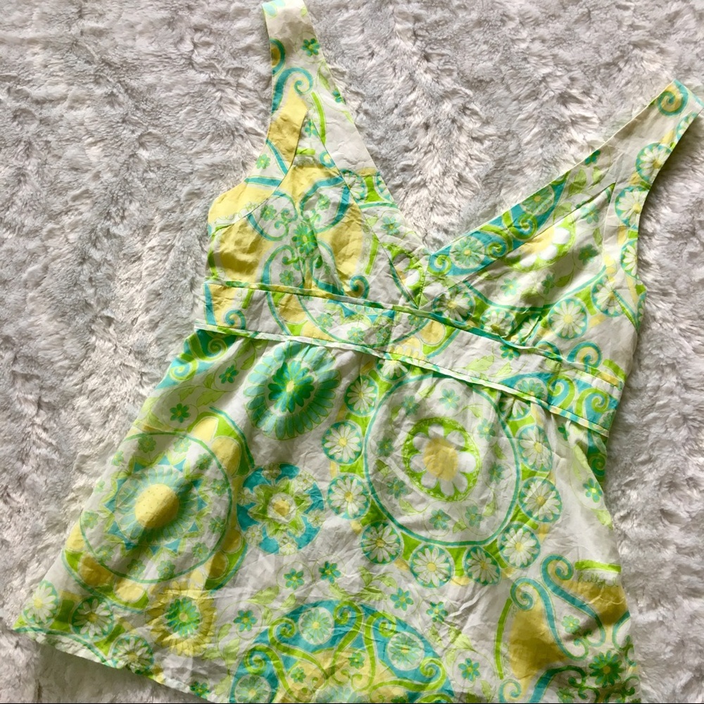 lilly pulitzer / v neck floral sleeveless blouse